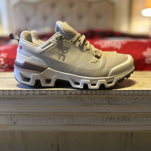 On Women's Cloudwander Waterproof Shoes
SIZE 7
MAKE AN OFFER - Picture 2 of 8